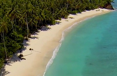 En Drone au dessus des spots des Mentawai - 